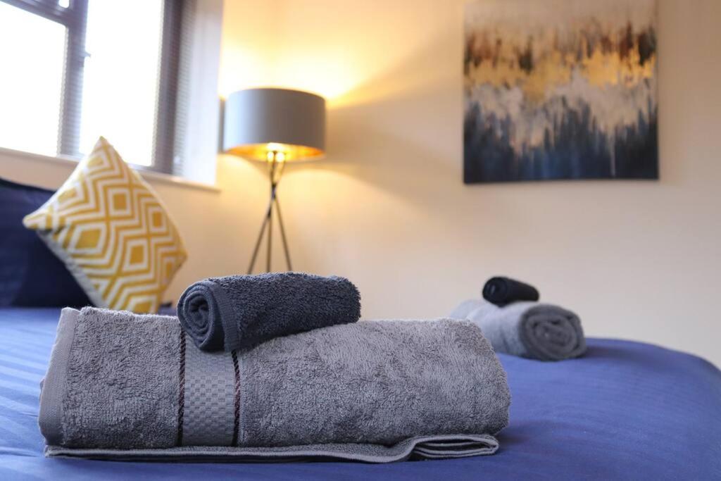 Cosy 3 Bedroom 2 Bathroom House With Parking Sheldon  Buitenkant foto