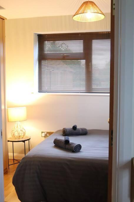 Cosy 3 Bedroom 2 Bathroom House With Parking Sheldon  Buitenkant foto