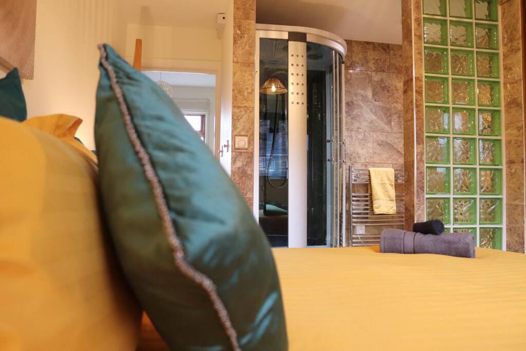 Cosy 3 Bedroom 2 Bathroom House With Parking Sheldon  Buitenkant foto